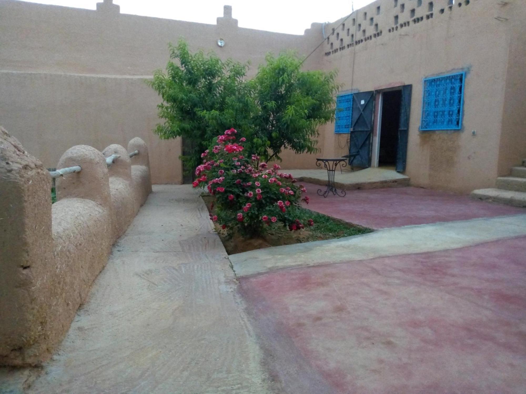 Ecolodge Miss Rose Chez La Famille Boumalne Dades Bagian luar foto